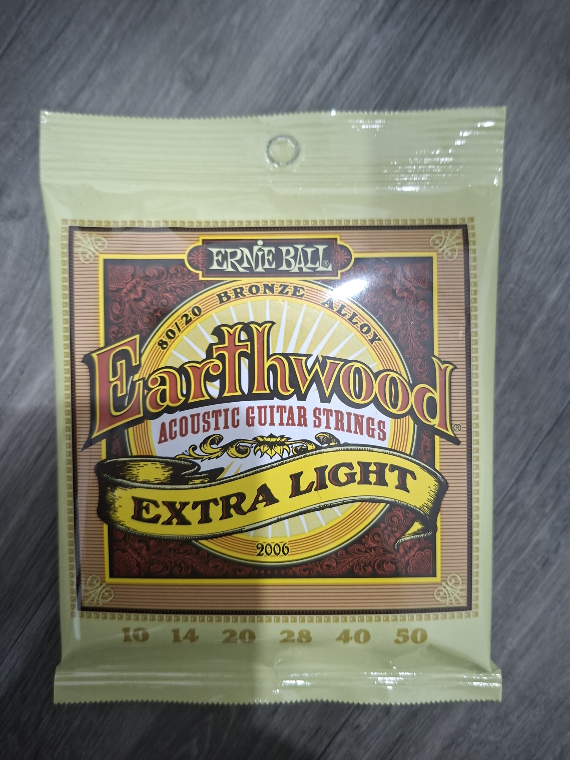 acoustic guitar strings 10 - 50 - earthwood "extra light"