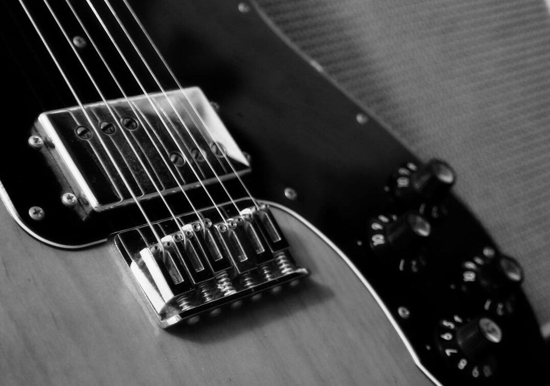 vintage and rare guitars - 1973 Fender Telecaster Deluxe