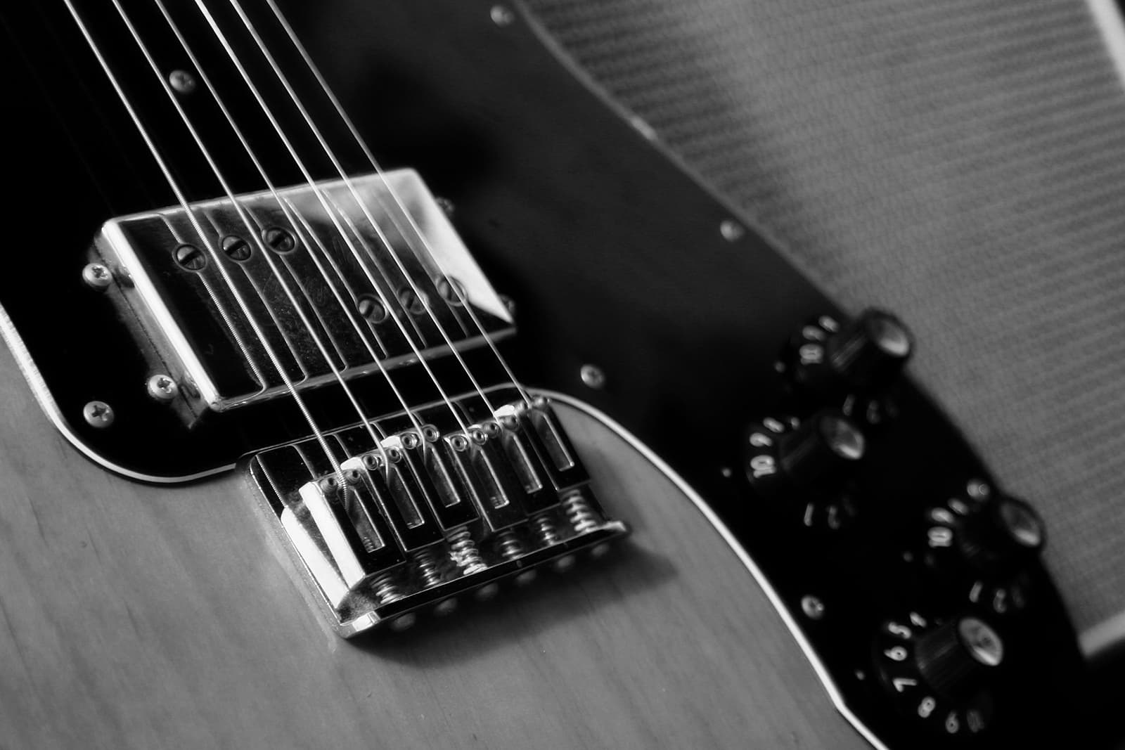 vintage and rare guitars - 1973 Fender Telecaster Deluxe